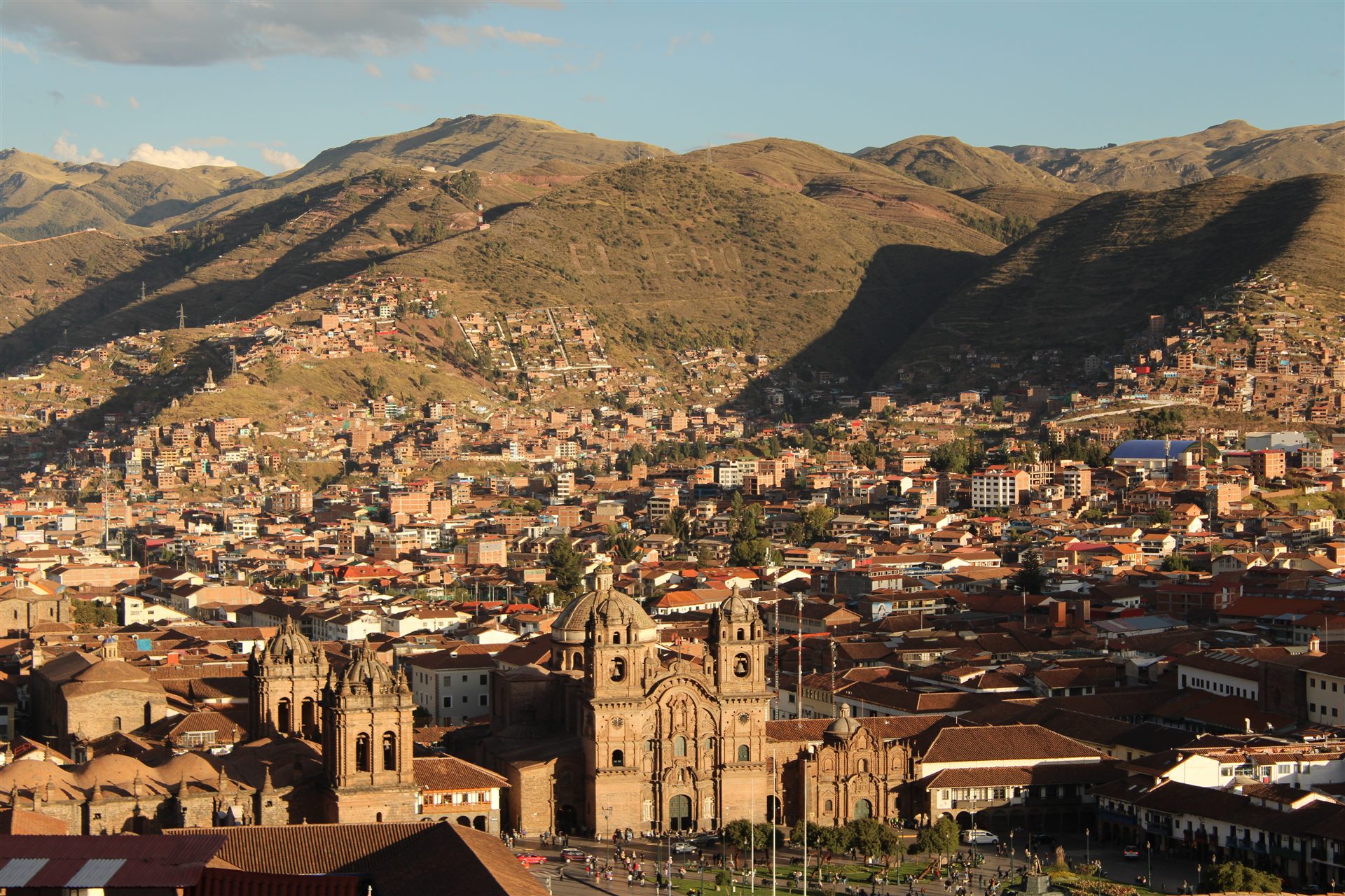 Panoramic view of Cusco surrounded by mountains